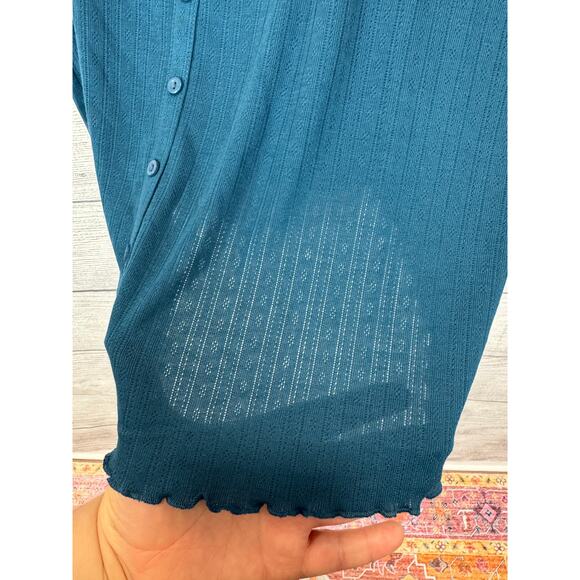 Torrid Plus Size Blue Pointelle Scoop Neck Button Up Short Sleeve Top Size 4X - Picture 5 of 7